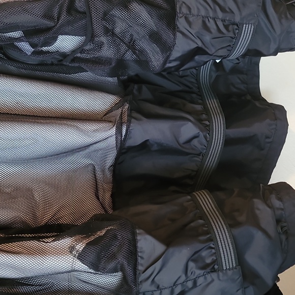 The North Face/Men's Black Shell Jacket - Picture 3 of 7